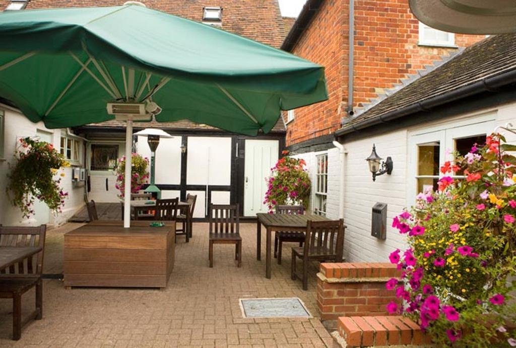 The Bell Hotel & Inn By Greene King Inns Woburn Exterior foto