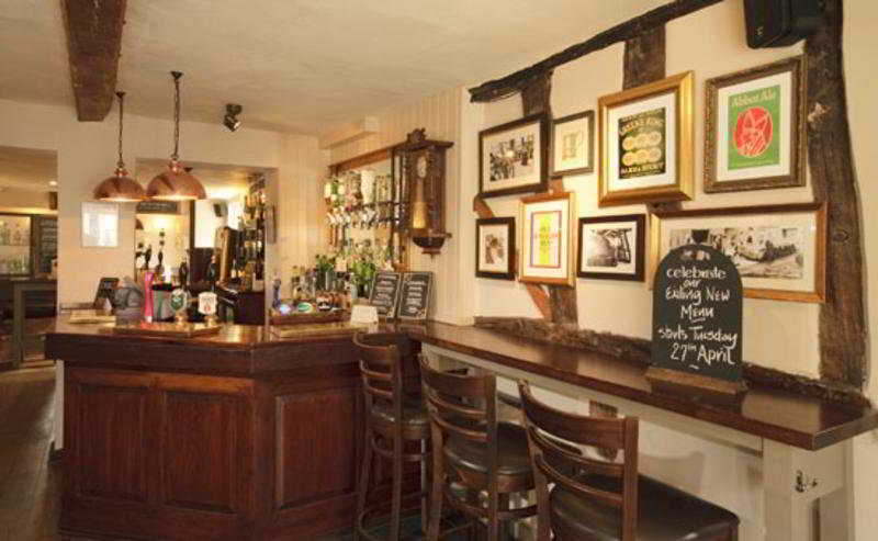 The Bell Hotel & Inn By Greene King Inns Woburn Restaurant foto